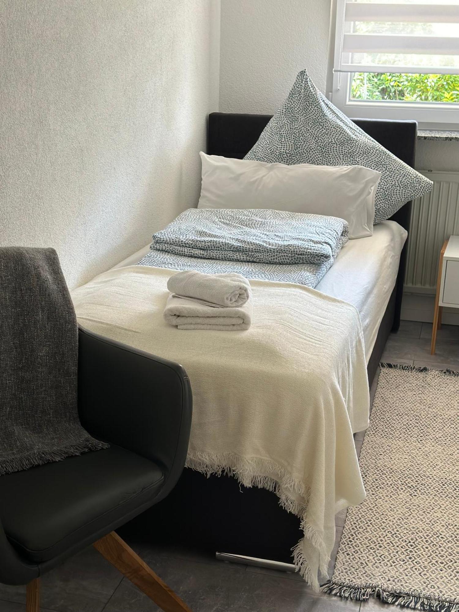 Weinstadt Monteurwohnnung Ferienwohnung Bagian luar foto